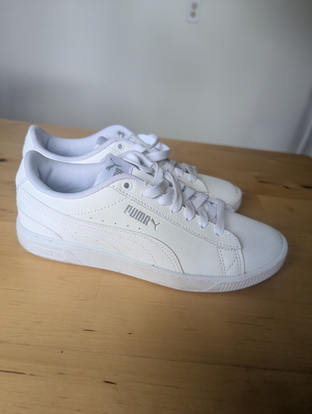 Puma Vikky V3 All-White Sneakers Women's Size 6